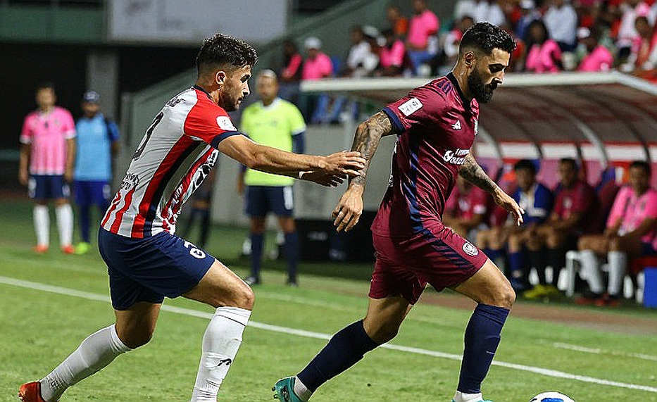 V.League 1 và cái bẫy ngoại binh: Khi câu lạc bộ bán bản sắc để mua bàn thắng