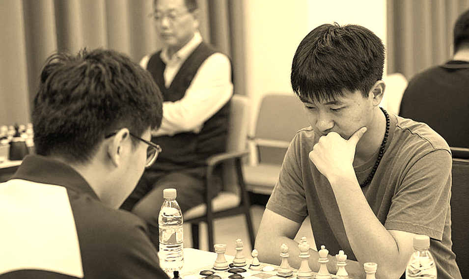 Chín đội thắng 4-0 tại Samarkand: Khi bảng điểm đẹp không kể được câu chuyện cờ vua Chín đội thắng 4-0 tại Samarkand: Khi bảng điểm đẹp không kể được câu chuyện cờ vua