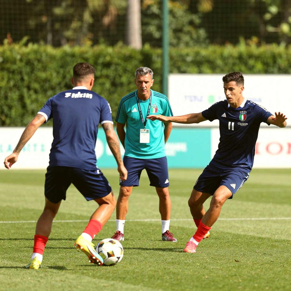 HLV Kim Sang Sik trở về Hàn Quốc sau khi cha qua đời: Nỗi đau và bài toán chuẩn bị cho ASEAN Cup 2026