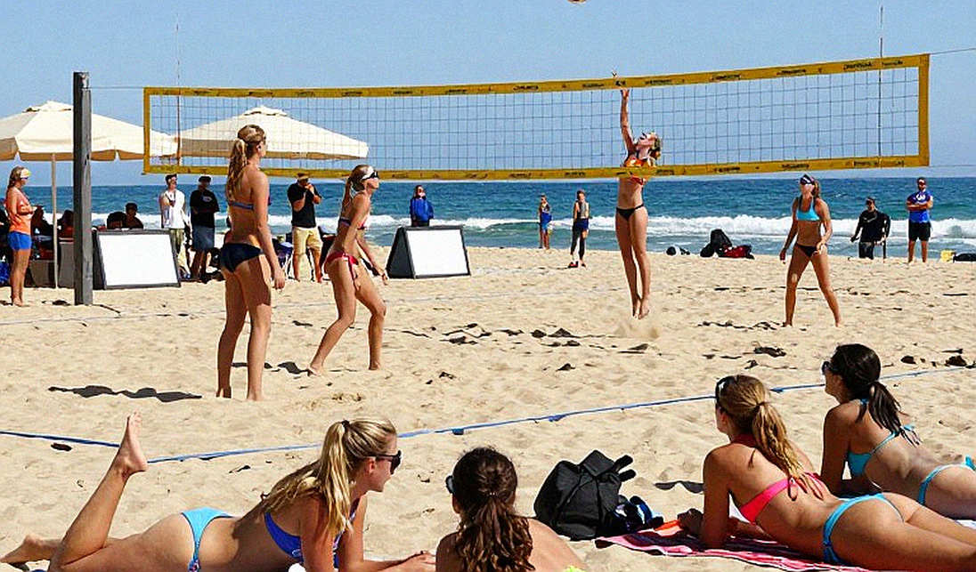 Serbia 3-1 Ba Lan: Chiếc ghế trống bên đường biên và set 15-25 bị bỏ quên