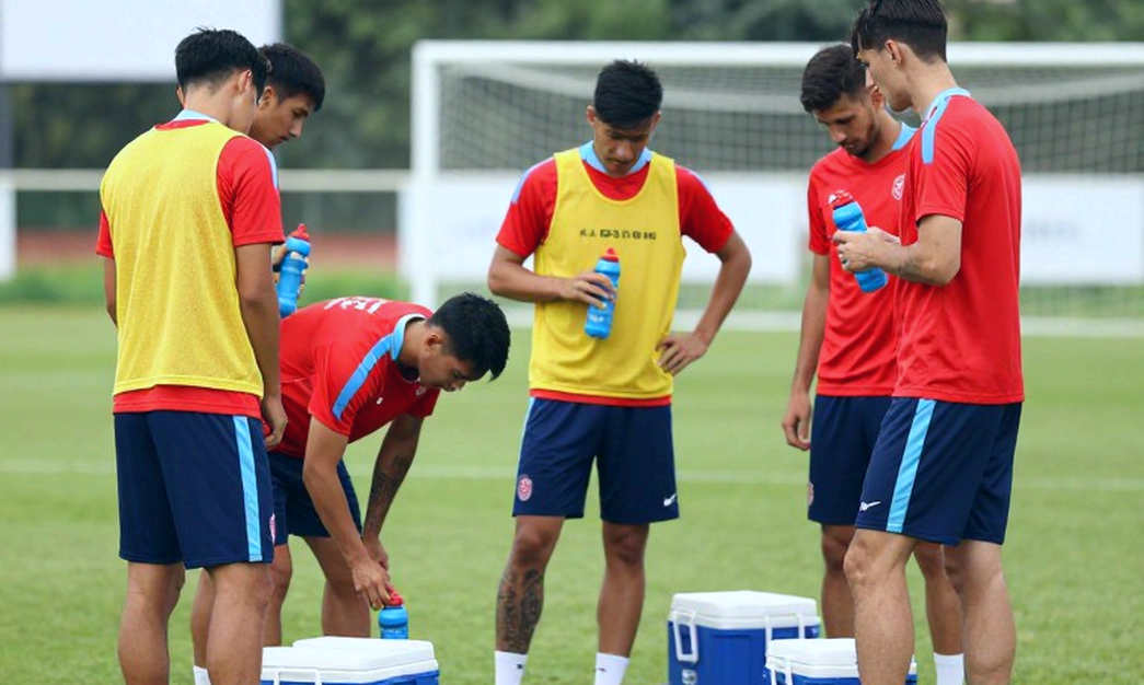 Việt Nam 0-1 Thái Lan (hiệp một): Khoảng trống được đào từ trước khi bóng lăn