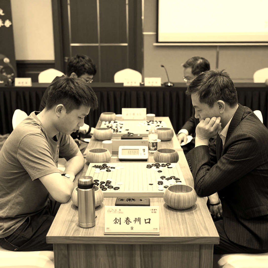 ChessBase Magazine #225: dòng tít Salesforce và vết nứt trong lòng tin của làng cờ