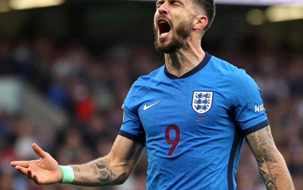 Hàng thủ ba người ở V.League: Lối thoát tạm thời hay kiến trúc bền vững?