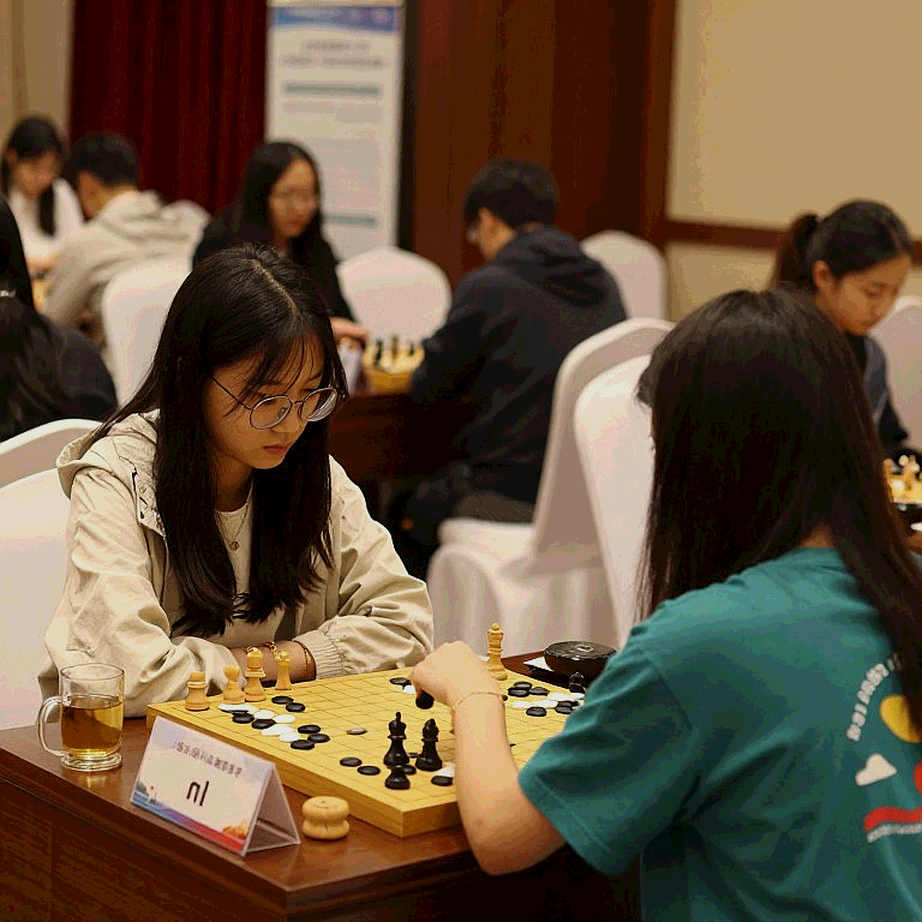 V.League trong bảng tính: Bài học quỹ lương 50% từ Sanna Khánh Hòa