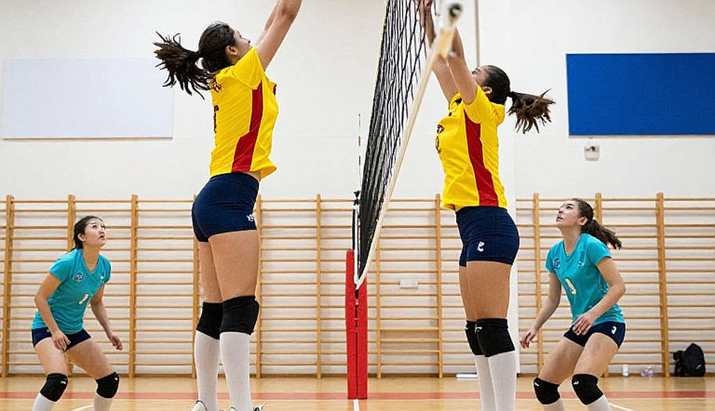 Nebraska quét Creighton 3-0: Kỷ lục 15.405 khán giả và giới hạn của một cú quét Nebraska quét Creighton 3-0: Kỷ lục 15.405 khán giả và giới hạn của một cú quét