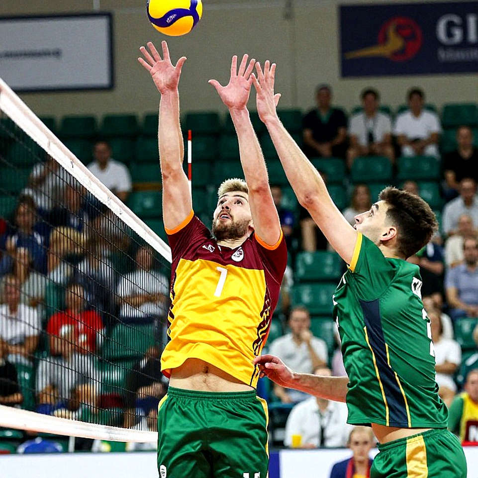 Thổ Nhĩ Kỳ lội ngược dòng 2-0, bảo vệ ngai vàng EuroVolley 2026 trước Italy