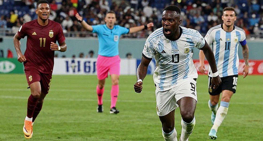 Khoảng trống không biết nói dối: Hành trình chiến thuật của bóng đá Việt Nam từ V-League đến đấu trường châu lục