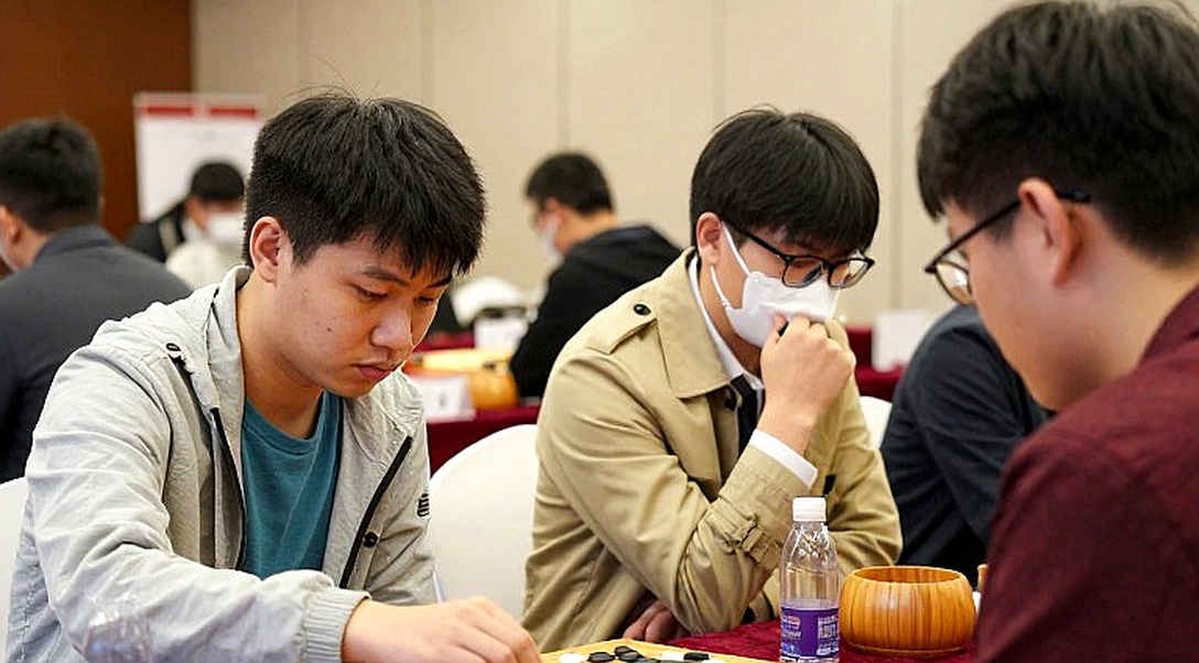 Điều khoản giải phóng và quỹ lương: kỳ chuyển nhượng V.League qua mắt một người làm esports